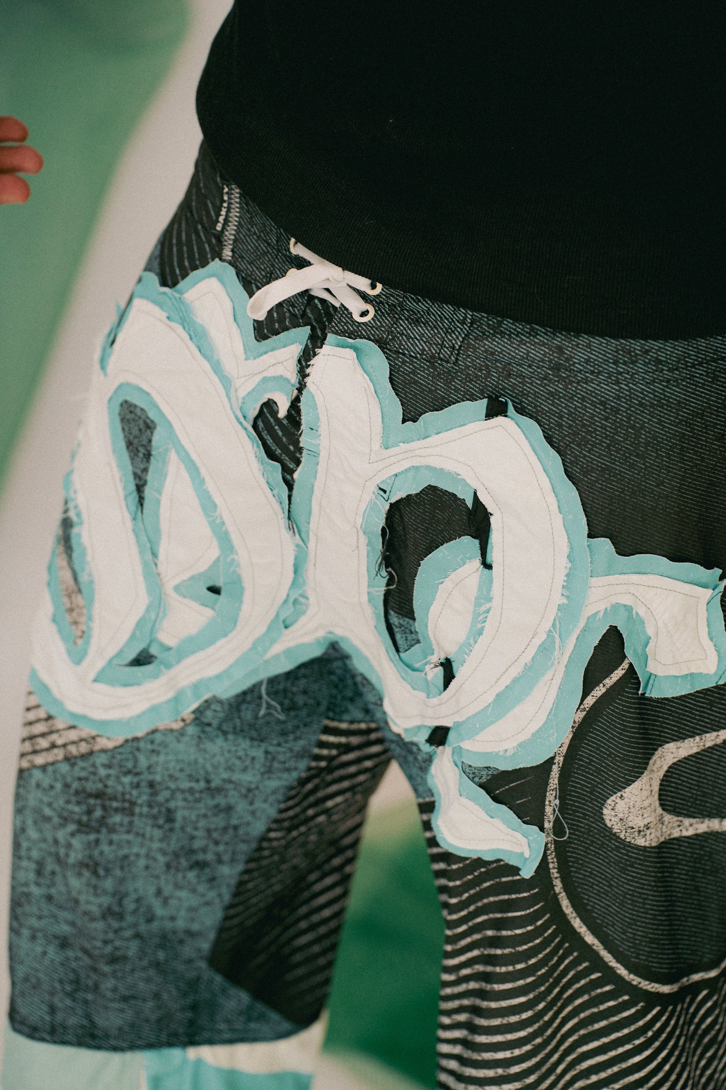 Calça baggie custmizada OWLSHIT tactel BABY GREEN