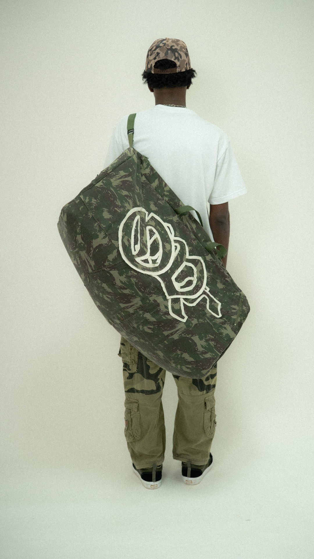 Mala custom militar