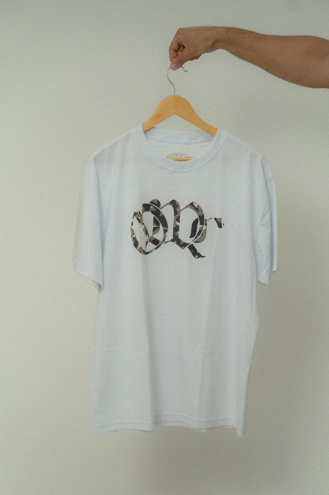 Camiseta Owl Logo Camuflada Branca