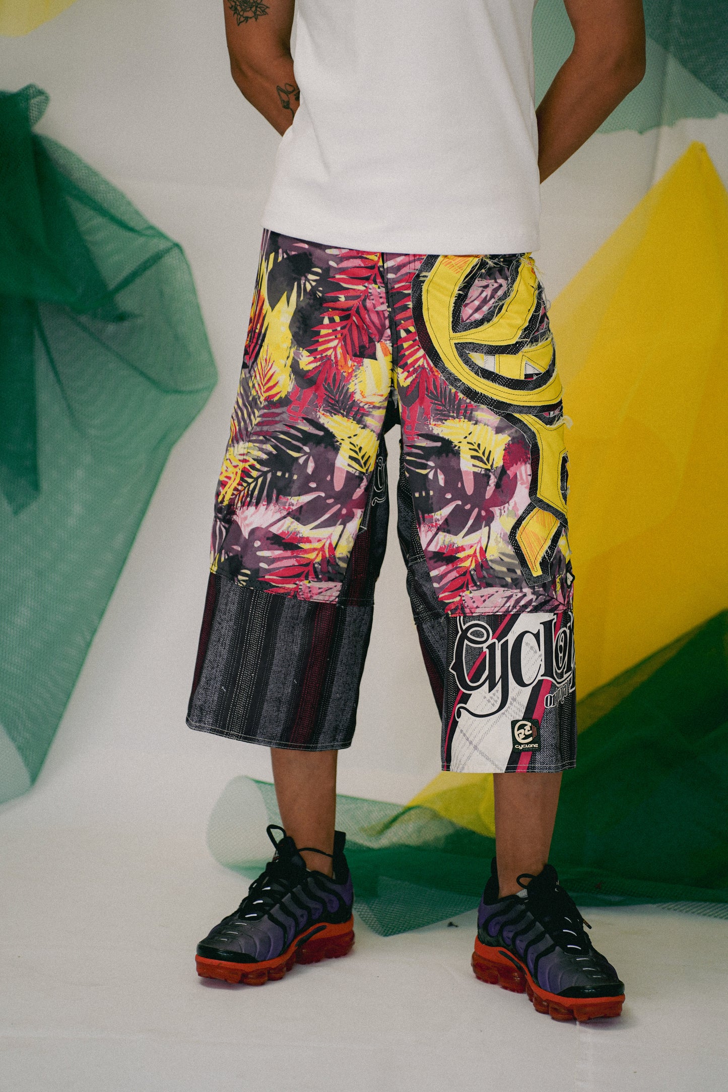 Bermuda customizada OWLSHIT tactel TROPICAL PSICODÉLICA