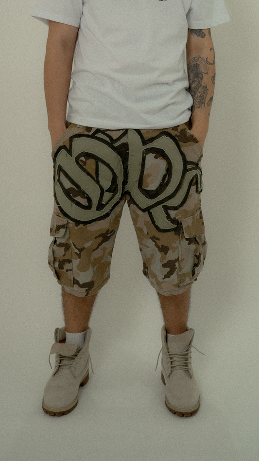 Short custom camuflado